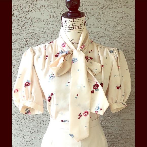 Authentic Original Vintage Style Tops - Romantic VTG 70s- Cream Floral Bow Blouse